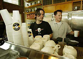 Coffee Shop Industry on Coffee Shops Are One Of The Few Expanding Businesses In The Restaurant