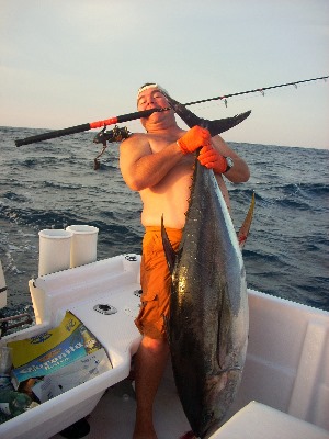 how much is a 200 pound yellowfin tuna worth