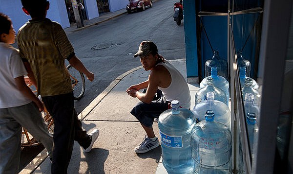 Despite Reassurances From Authorities, Mexicans Don't Trust Tap Water