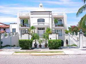 CASA BUGANVILLAS