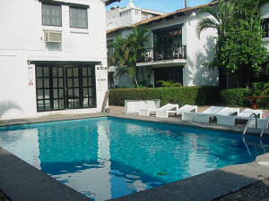 FLAMINGOS SUITES